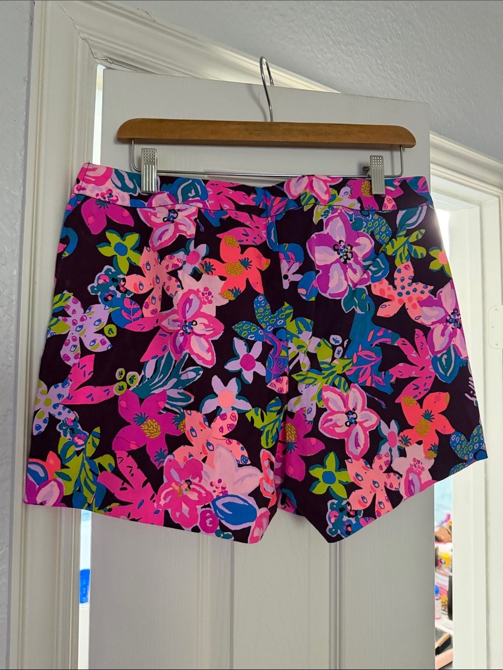 NWT Lilly Pulitzer Floral High-Waist Shorts in Pink Multi with side zipper - Picture 4 of 5